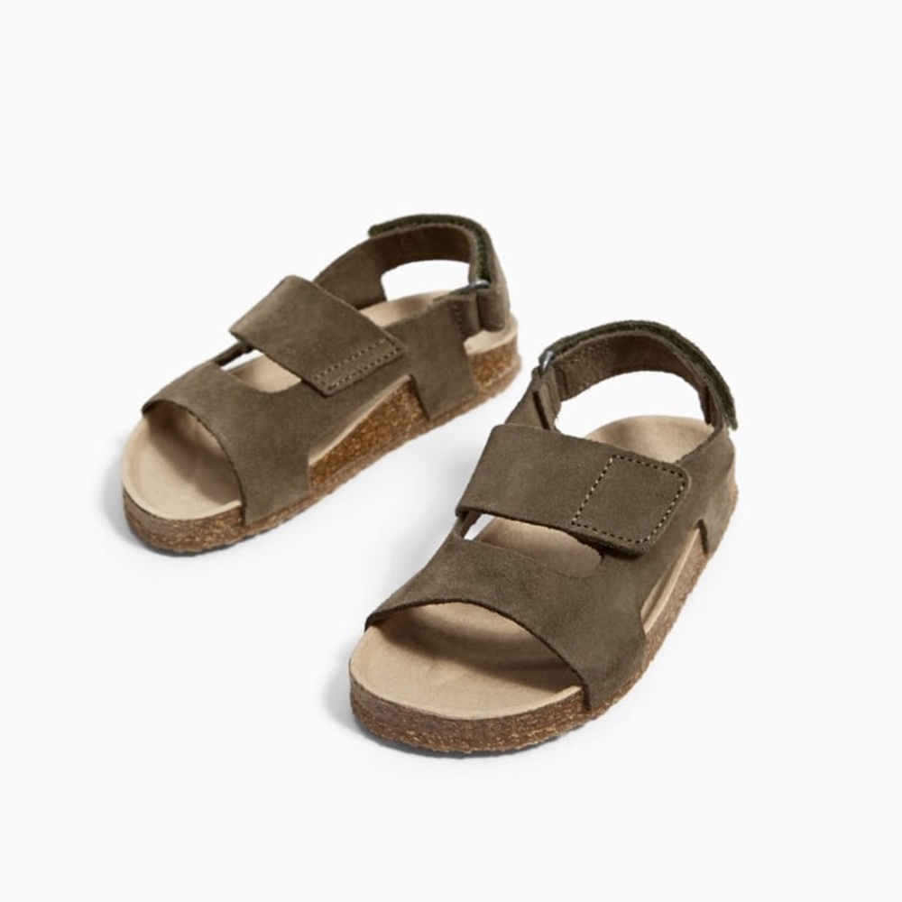 ✨ ISO ZARA sandals✨
